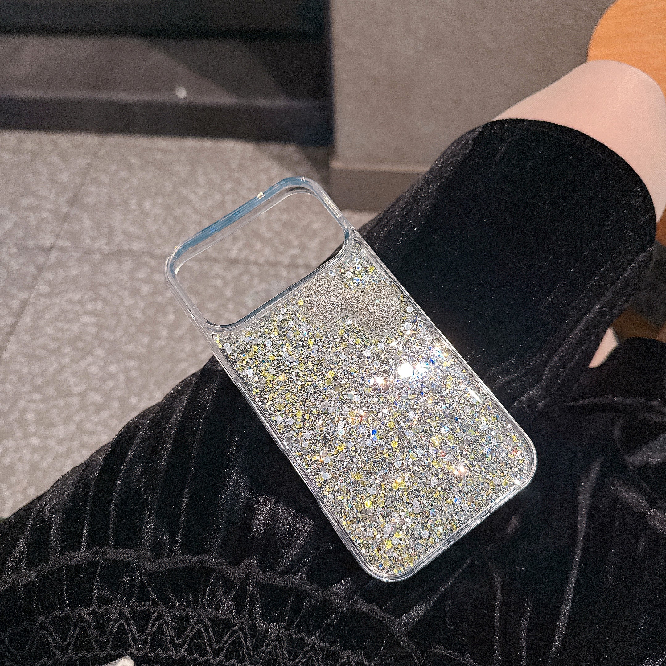 Platinum Bow – Snowfall Radiance Silicone Phone Cases For iPhone