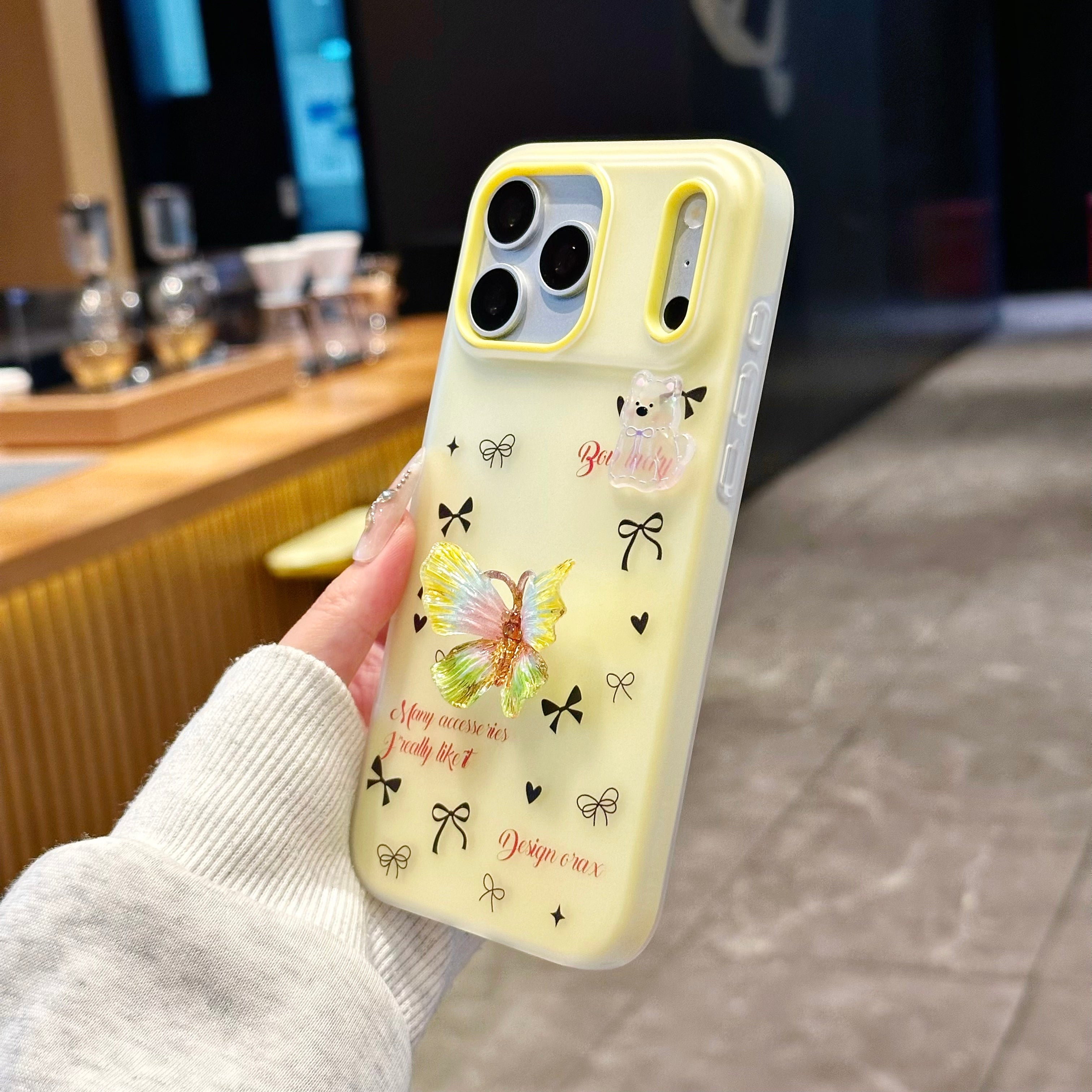 Sunbeam Élan Butterfly Case with Luxe Bow Motifs & Gloss Finish