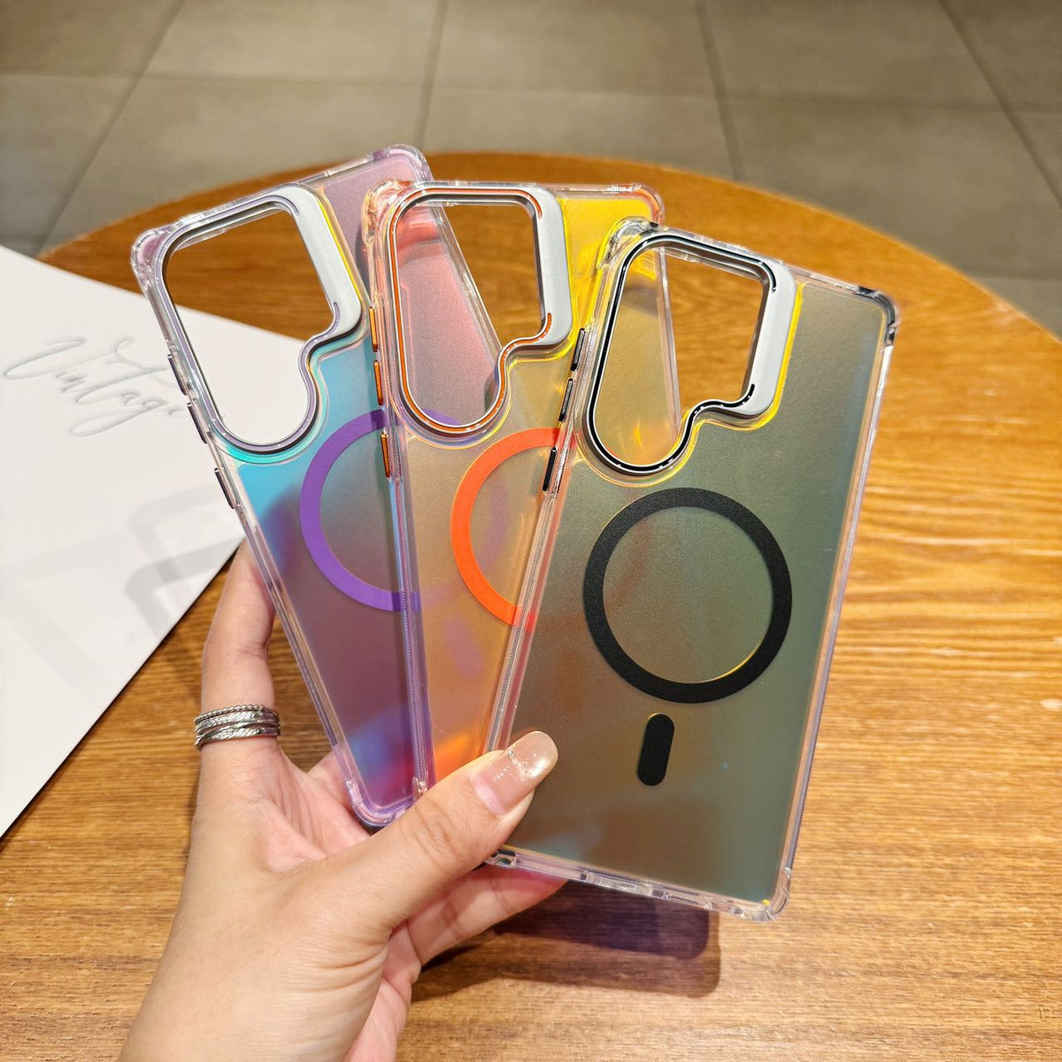 Galaxy S25 Ultra MagSafe Case with Camera Stand - Holographic Shockproof Cover