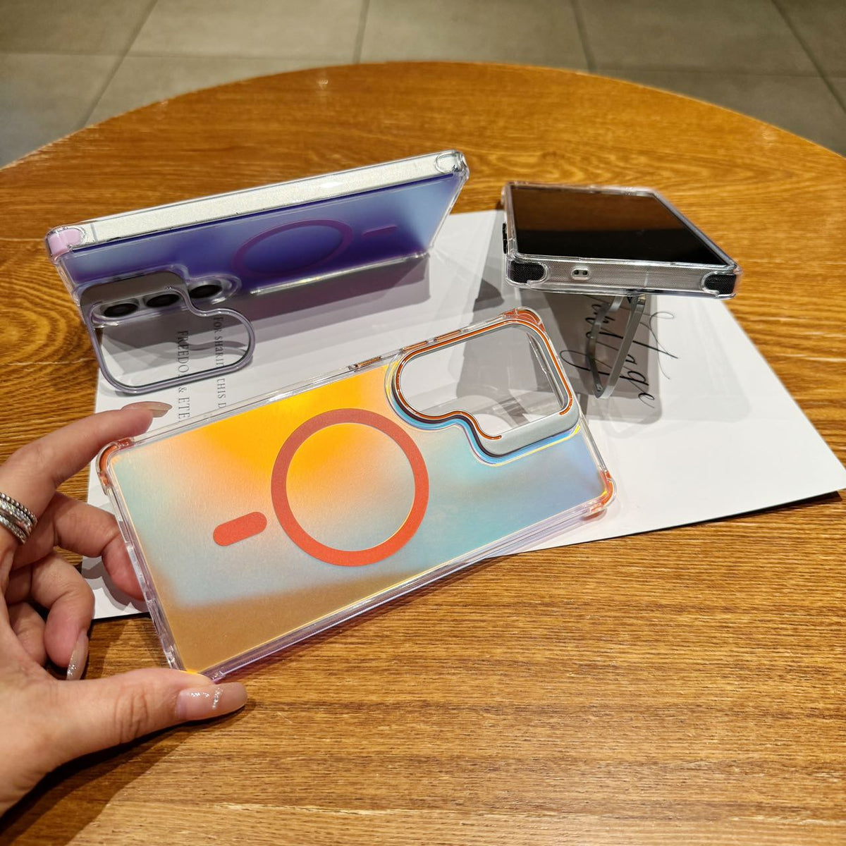 Galaxy S25 Ultra MagSafe Case with Camera Stand - Holographic Shockproof Cover