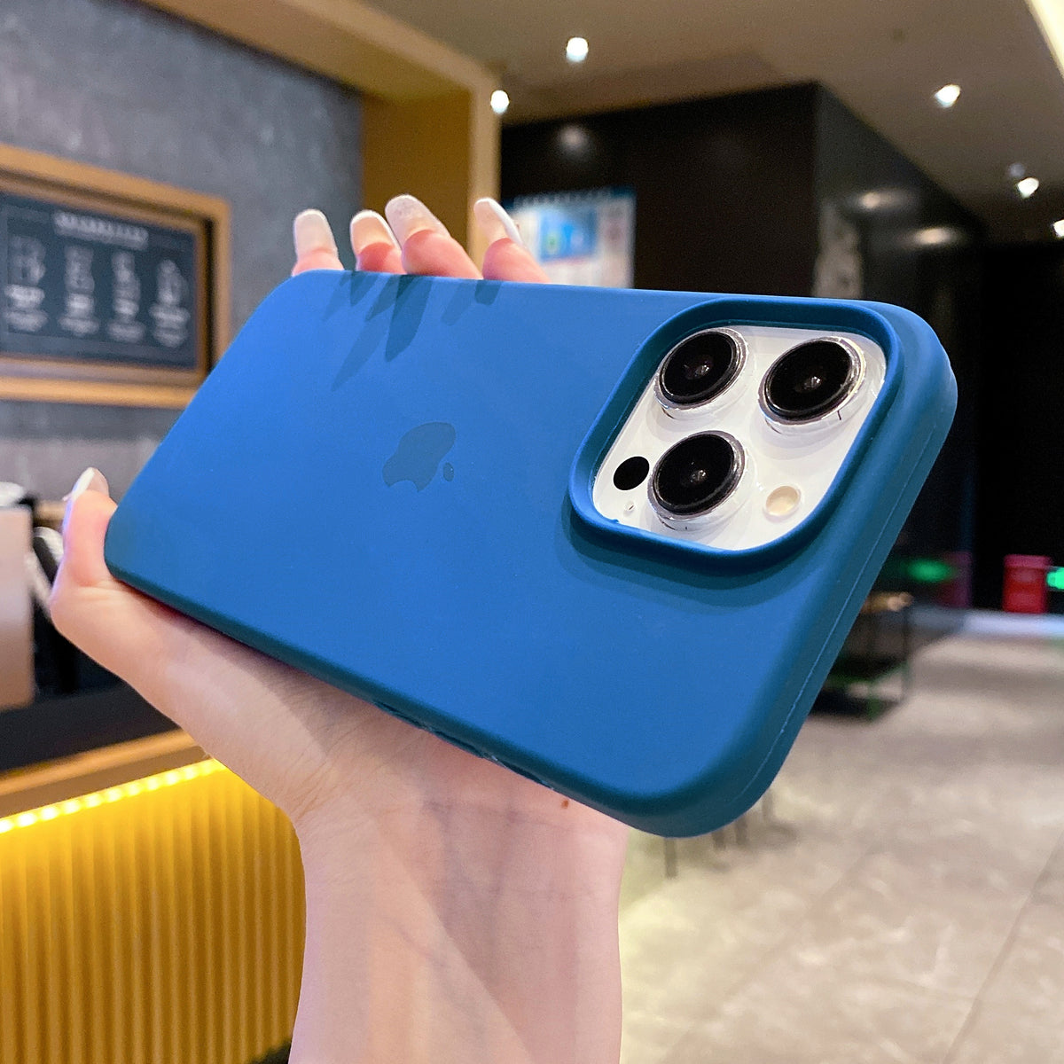 Deep Blue Dark Mode With Apple Edition Silicone Phone Case For iPhone 18 Pro Max - Image 3