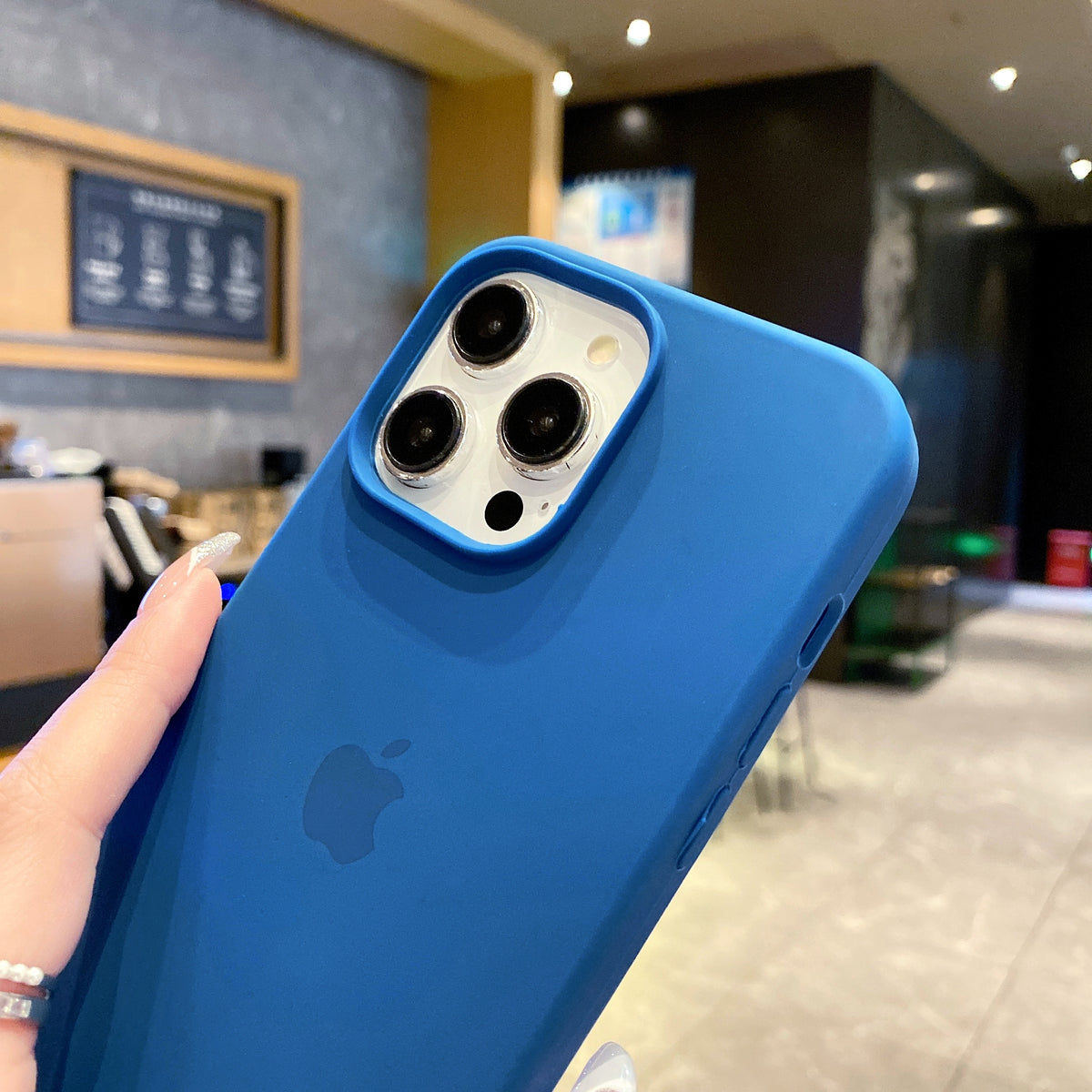 Deep Blue Dark Mode With Apple Edition Silicone Phone Case For iPhone 18 Pro Max - Image 6